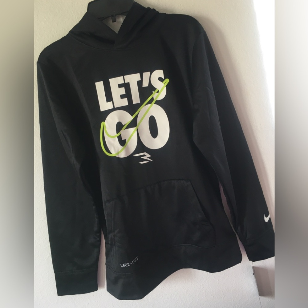 Boys Nike hoodie. NWT. Dri-fit.